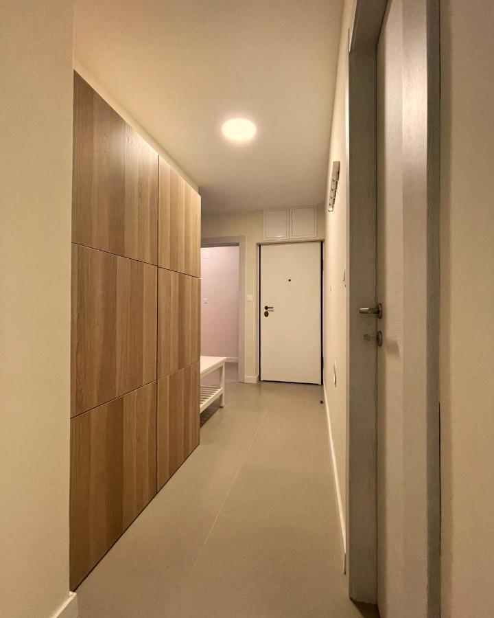 Luxe 4Br Apartment Split Exterior photo